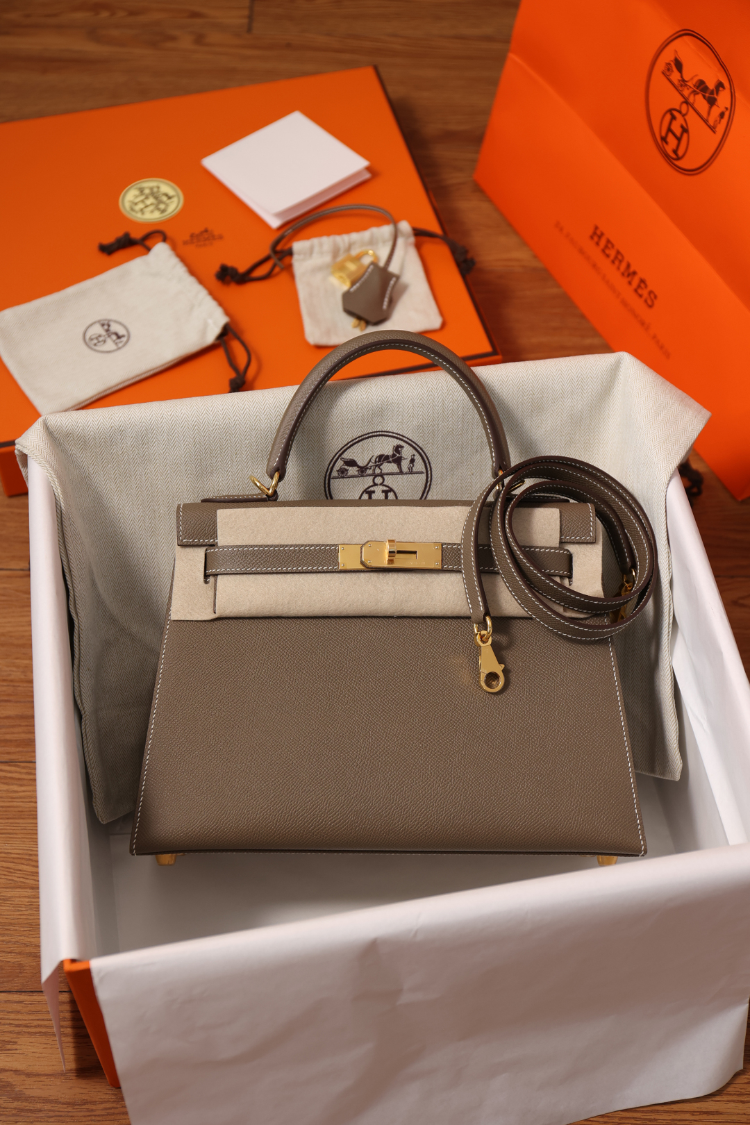 M9 에르메스 켈리 28cm 셀리에 밀크쉐이크  에프솜 가죽