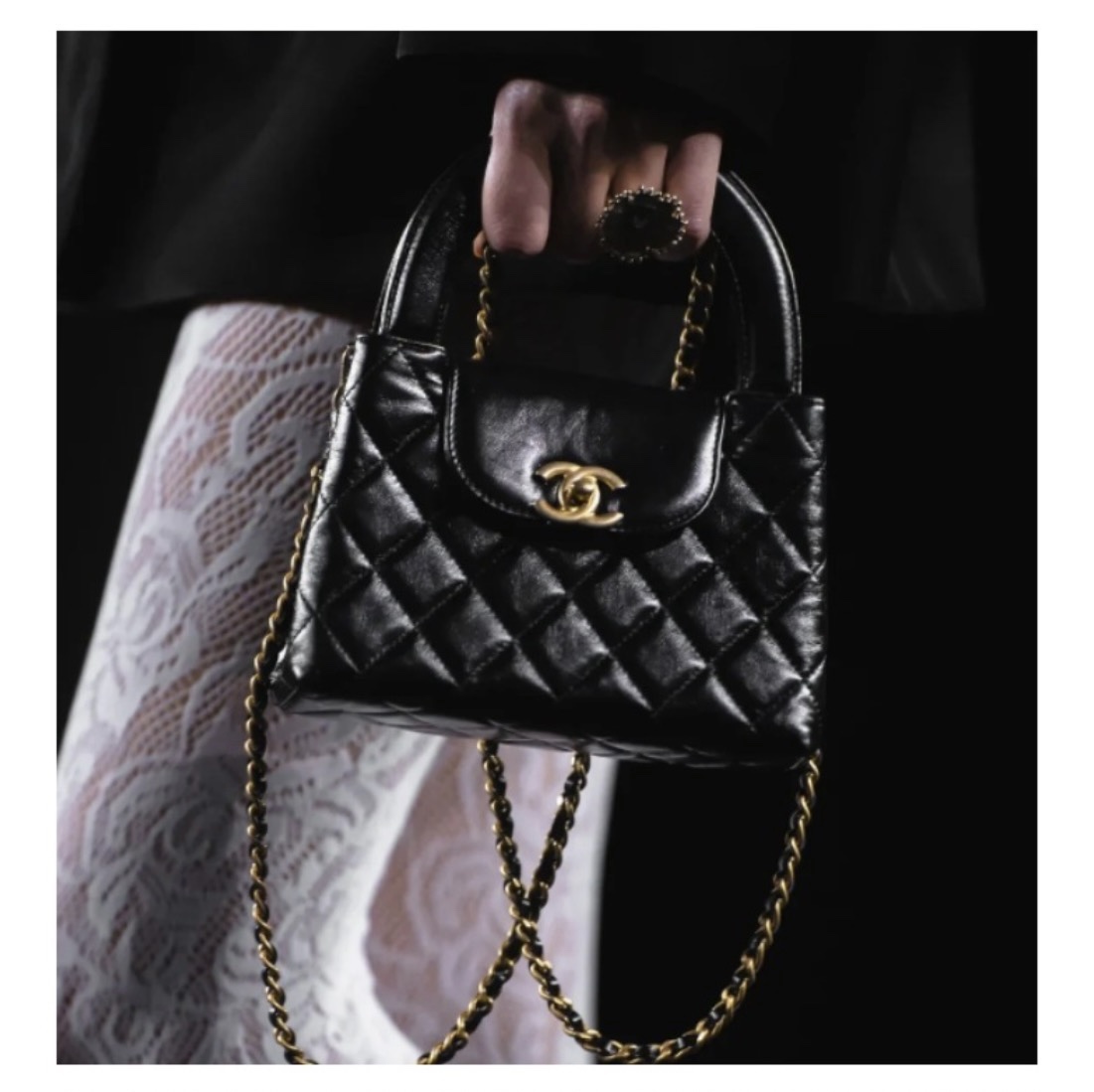 Chan*e* 23k kelly bag AS4416 19cm x 13 cm x 7cm