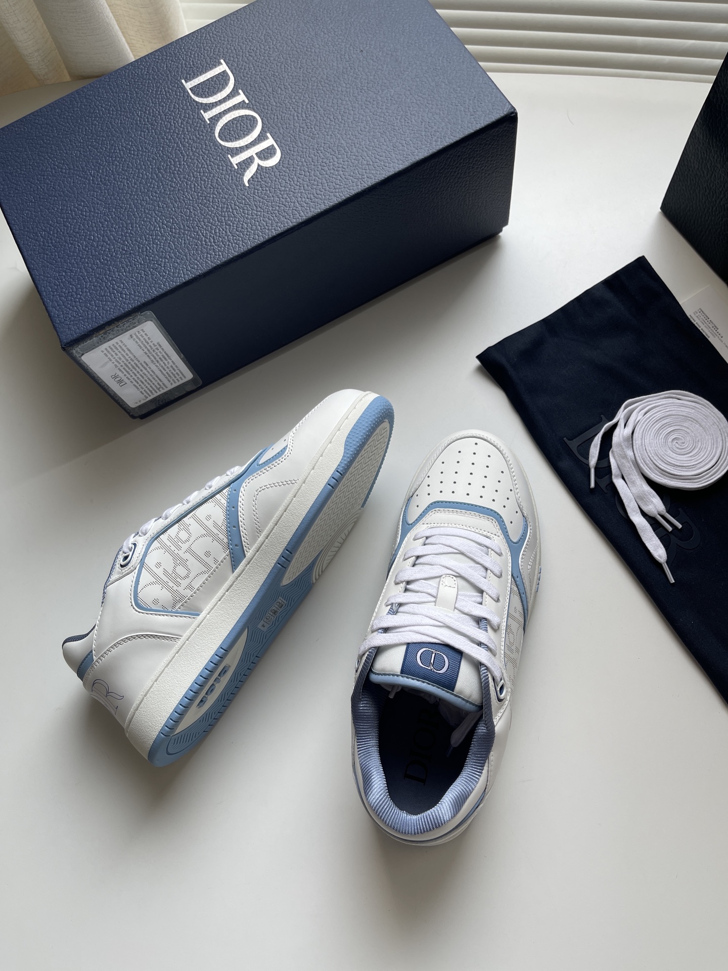 디올 남자 B27 로우탑 스니커즈