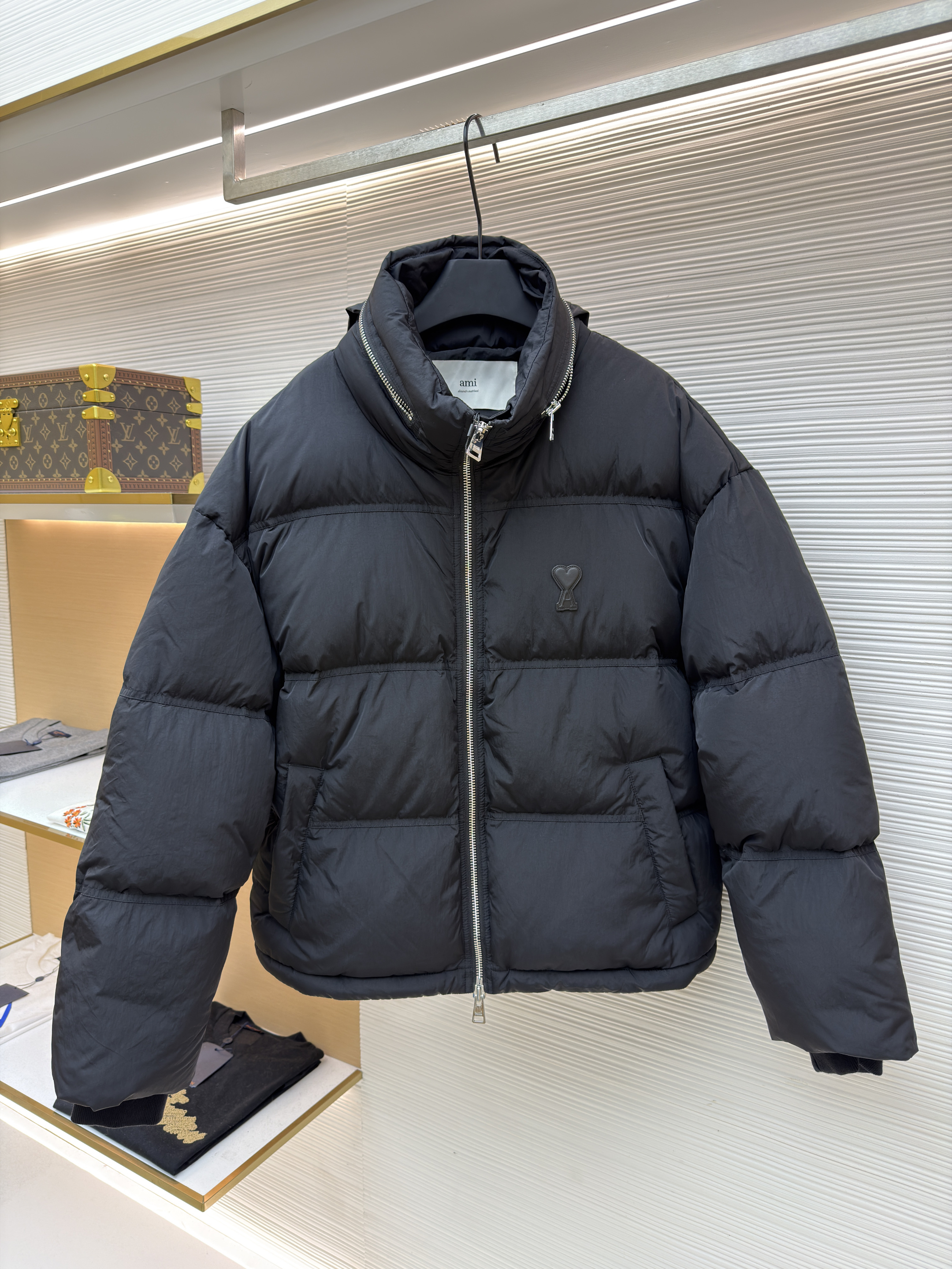 아미 파리 아미 드 쾨르 다운 패딩 재킷