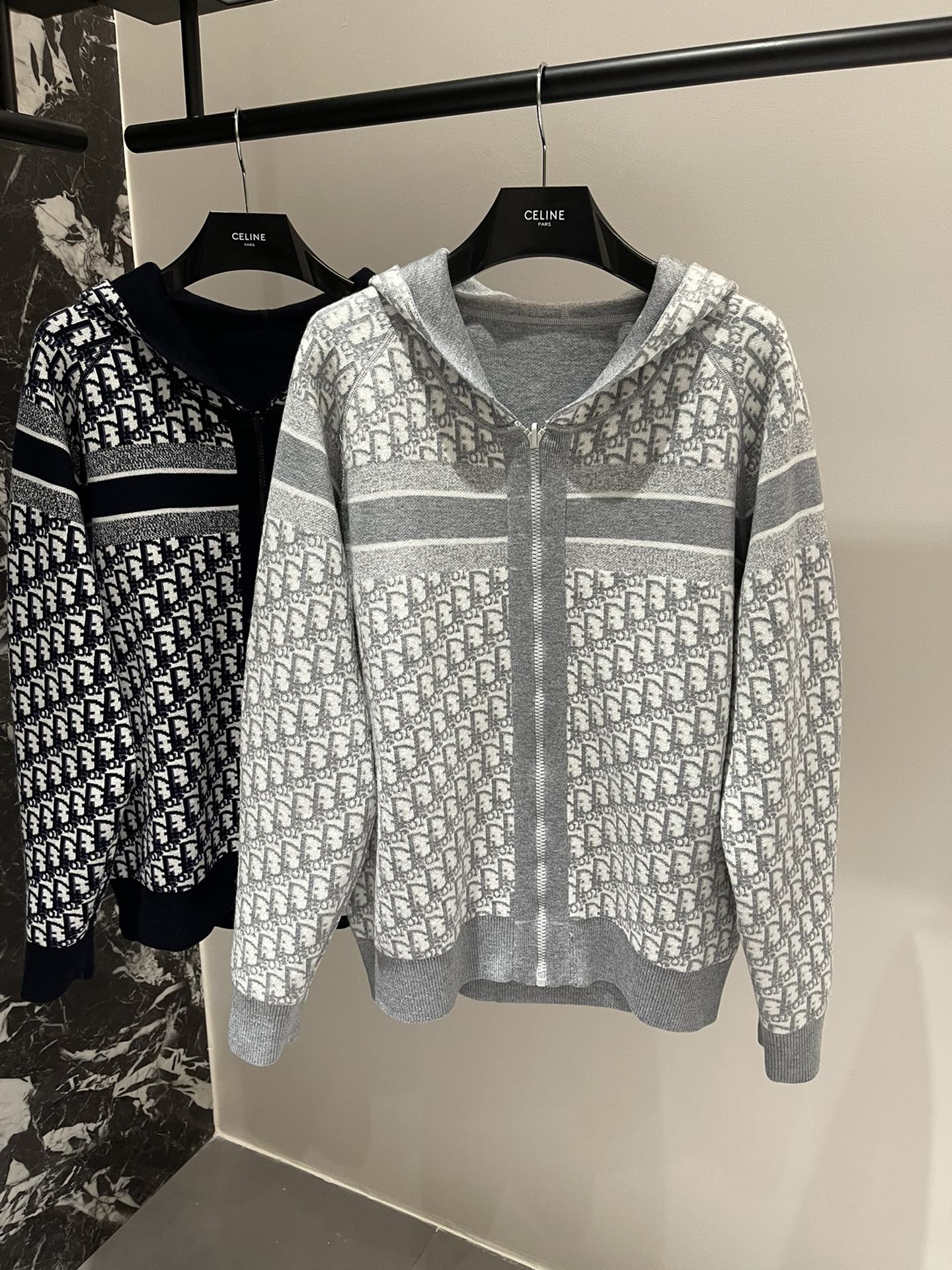 디올 리버서블 지퍼 후드 울 가디건 054G12AM055