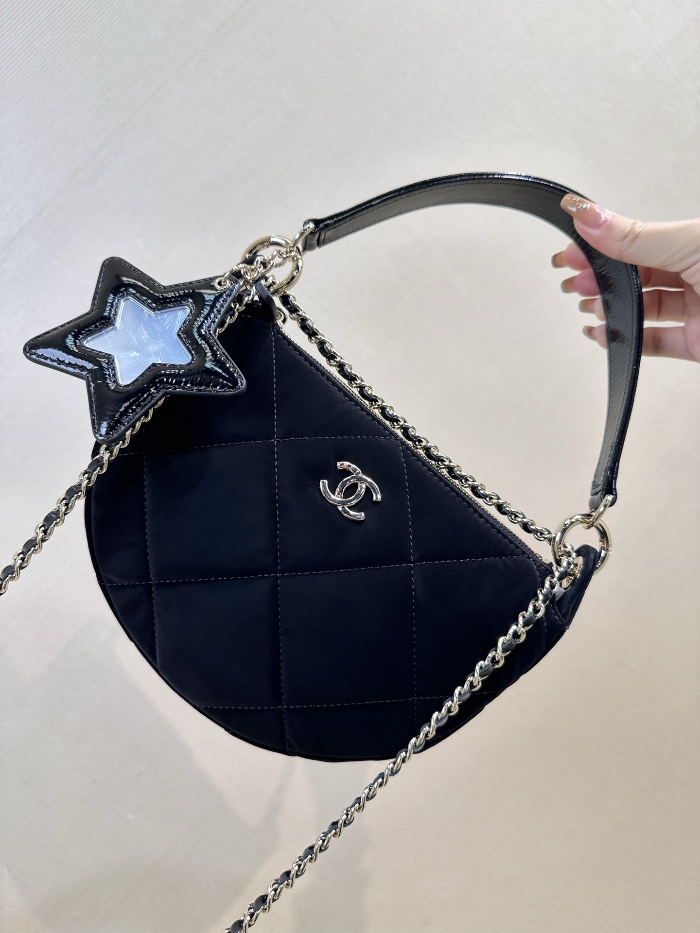  샤 ƆC ⅭＨΑＮＥⅬ ƆC 넬 체인 달린 미니백 AP4791 22-15-6cm