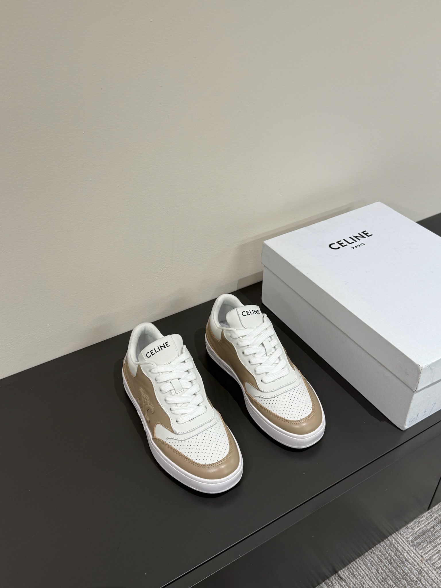 셀린느 스니커즈