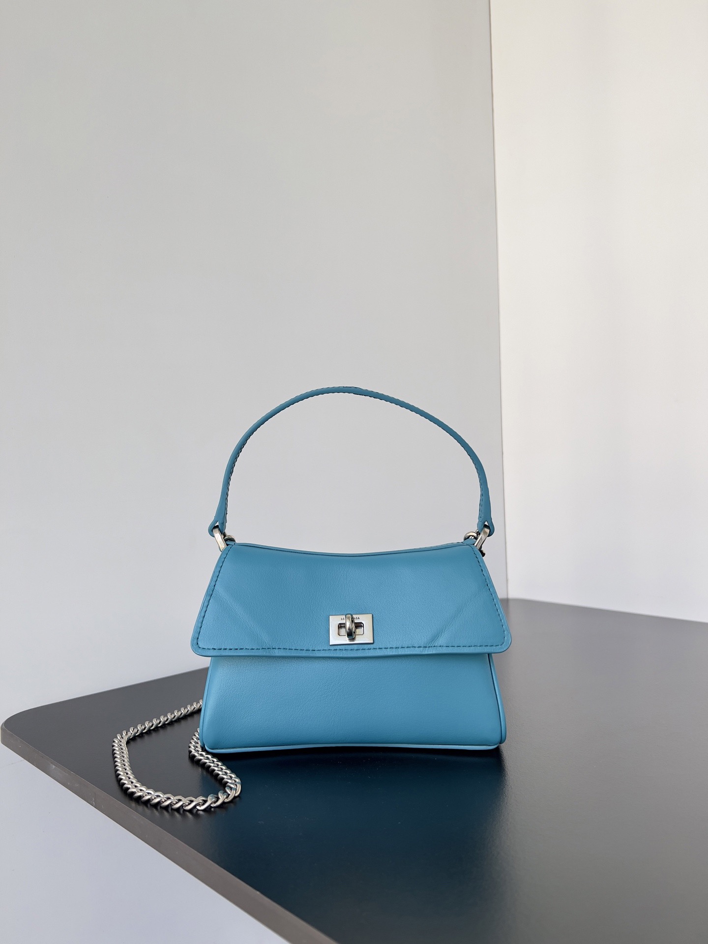 발렌시아가 로데오 체인 나노 토트백 16 x 9.9 x 4.5 cm