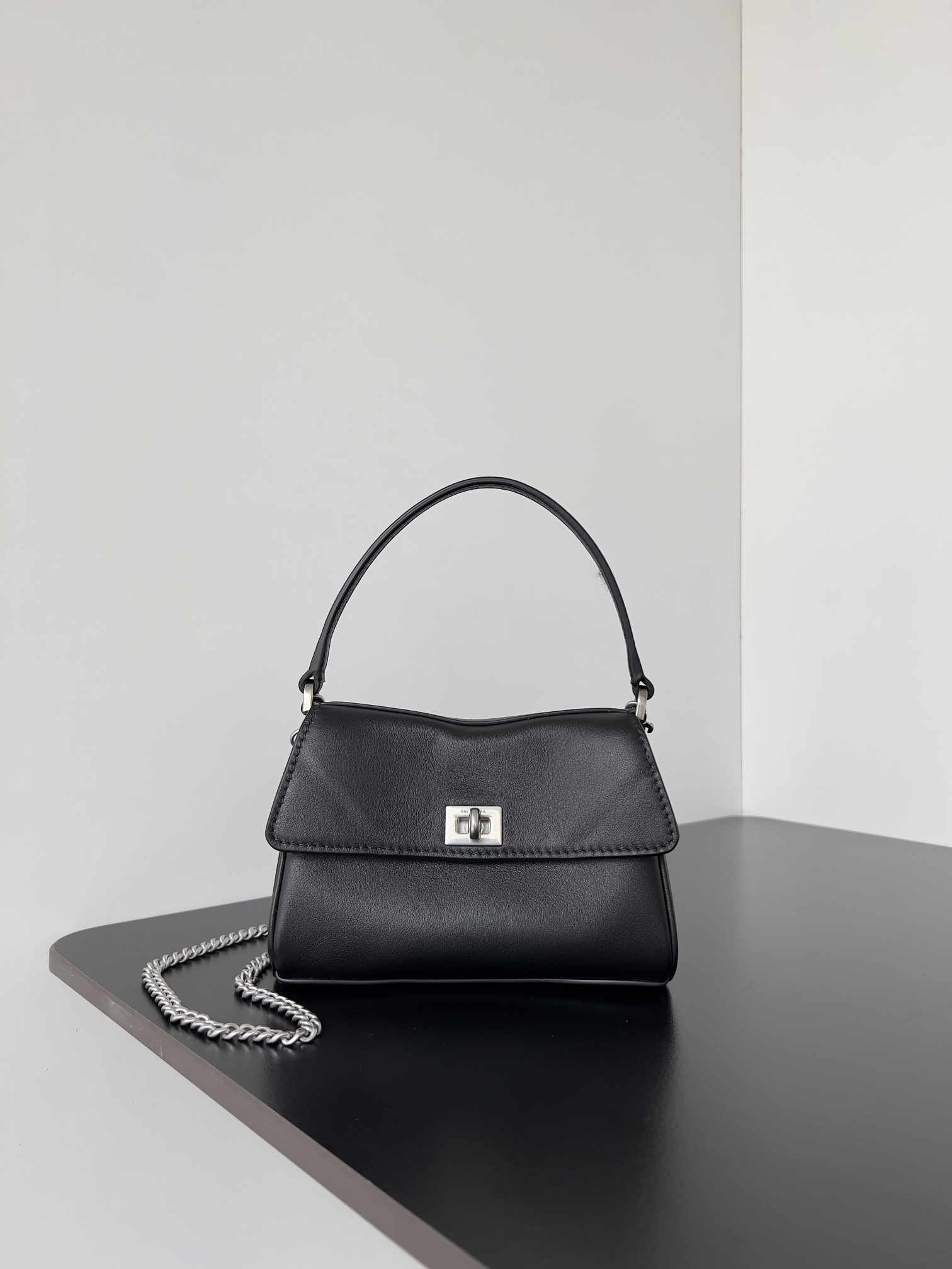 발렌시아가 로데오 체인 나노 토트백 16 x 9.9 x 4.5 cm