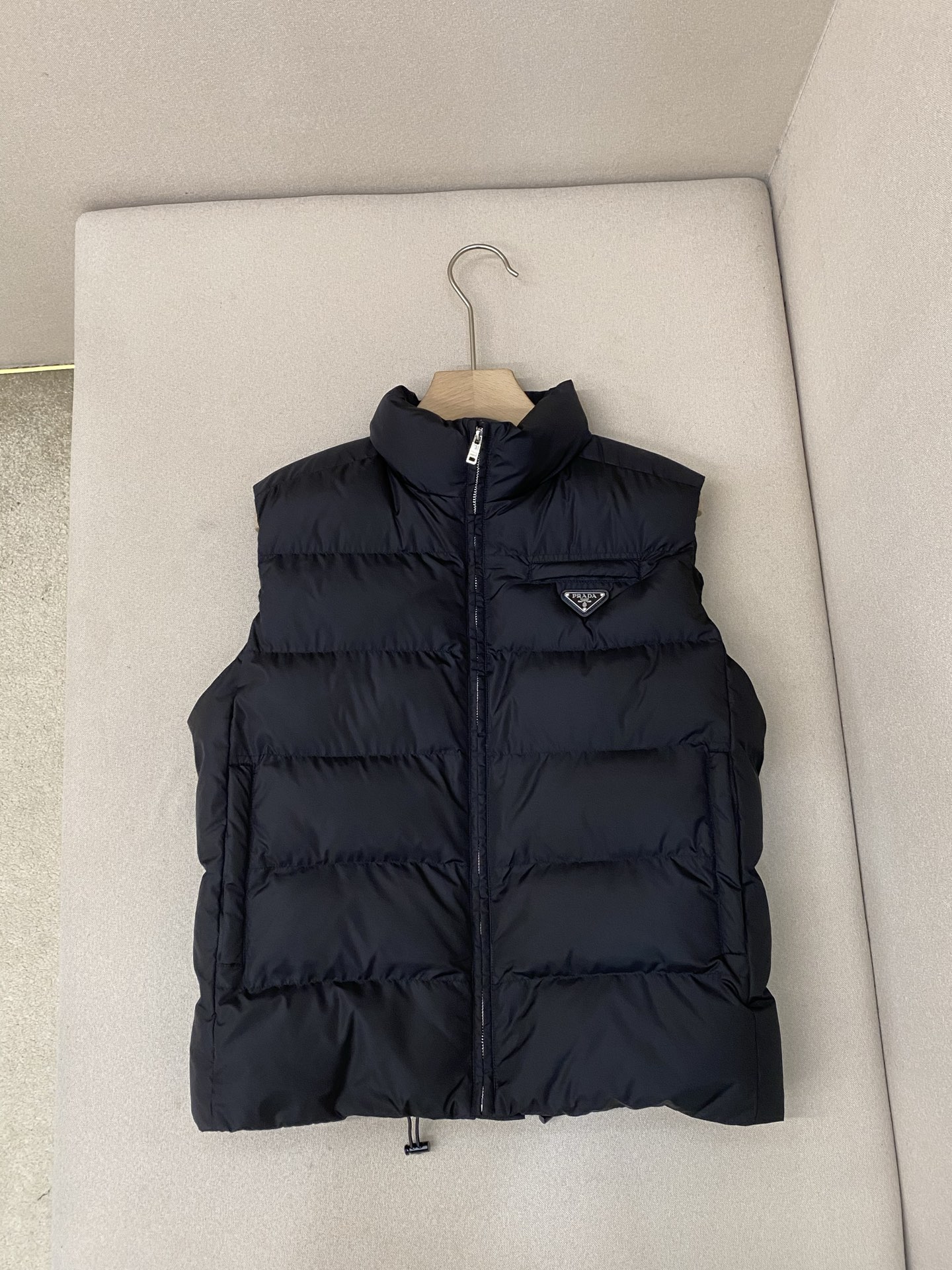 Prada 코코아 브라운 Re-Nylon 베스트