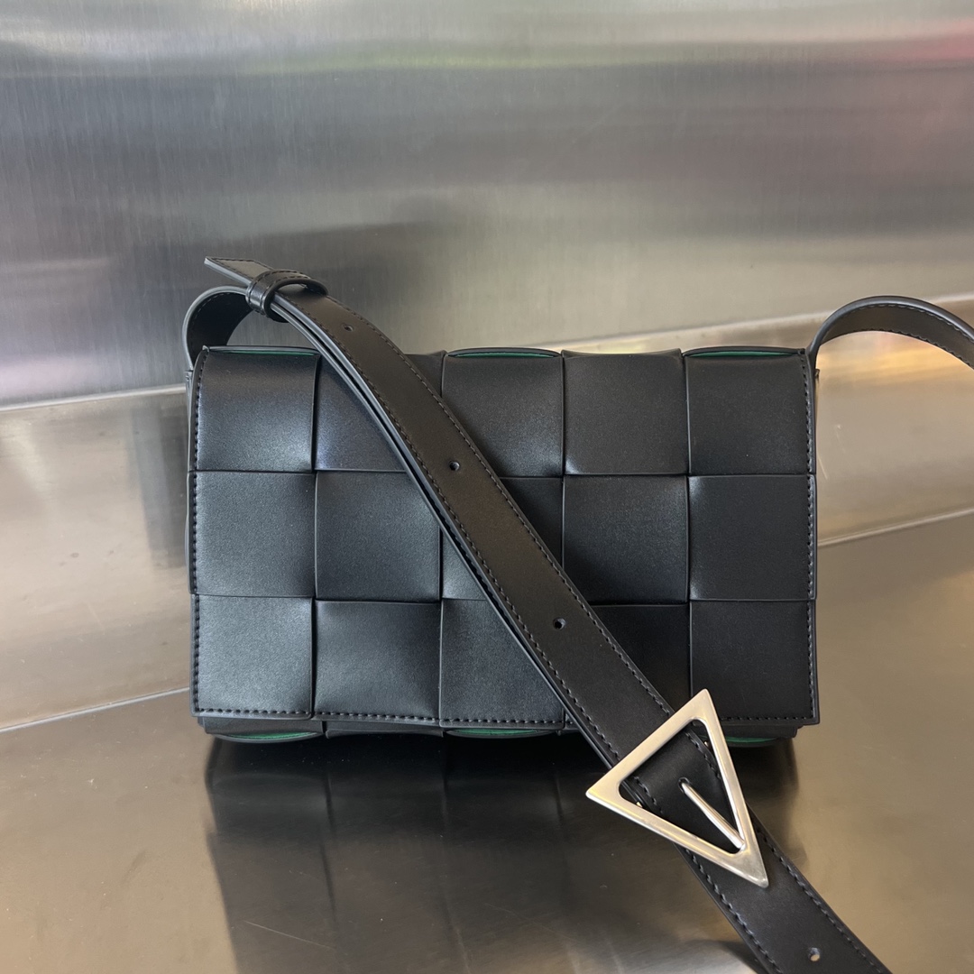 보테가베네타  신형 Cassette 백 708768 23x15x5 cm