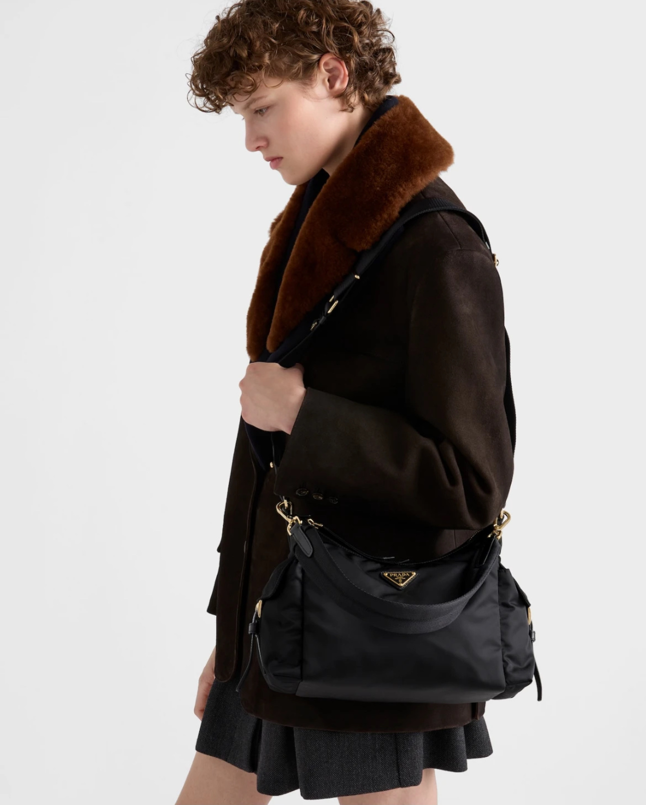 프라다 Explore 숄더백 1BC264 31×32×13cm