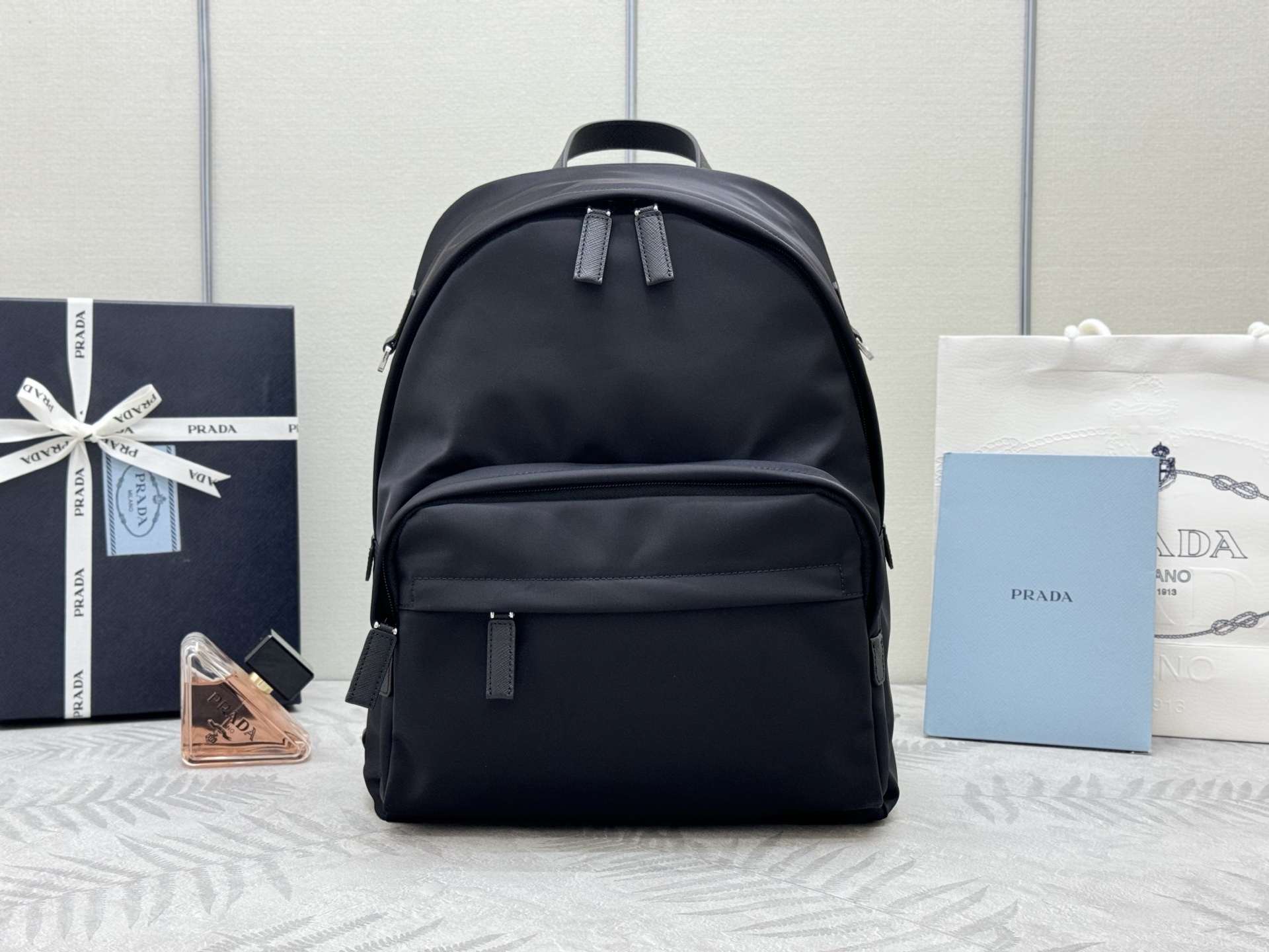 프라다  나일론 백팩 2VZ066 29x40x17cm