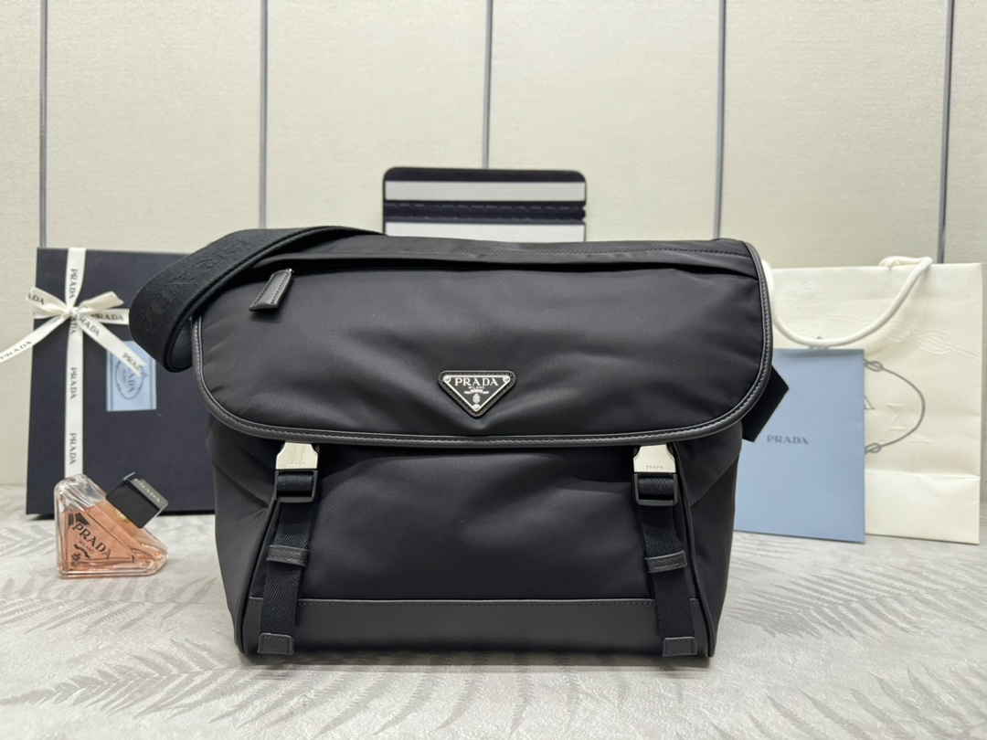 프라다 리나일론 메신저 크로스백  2VD052  28.5×30×14.5cm