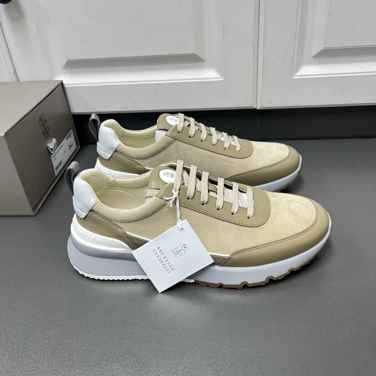 Brunello Cucinelli 로우탑 스니커즈
