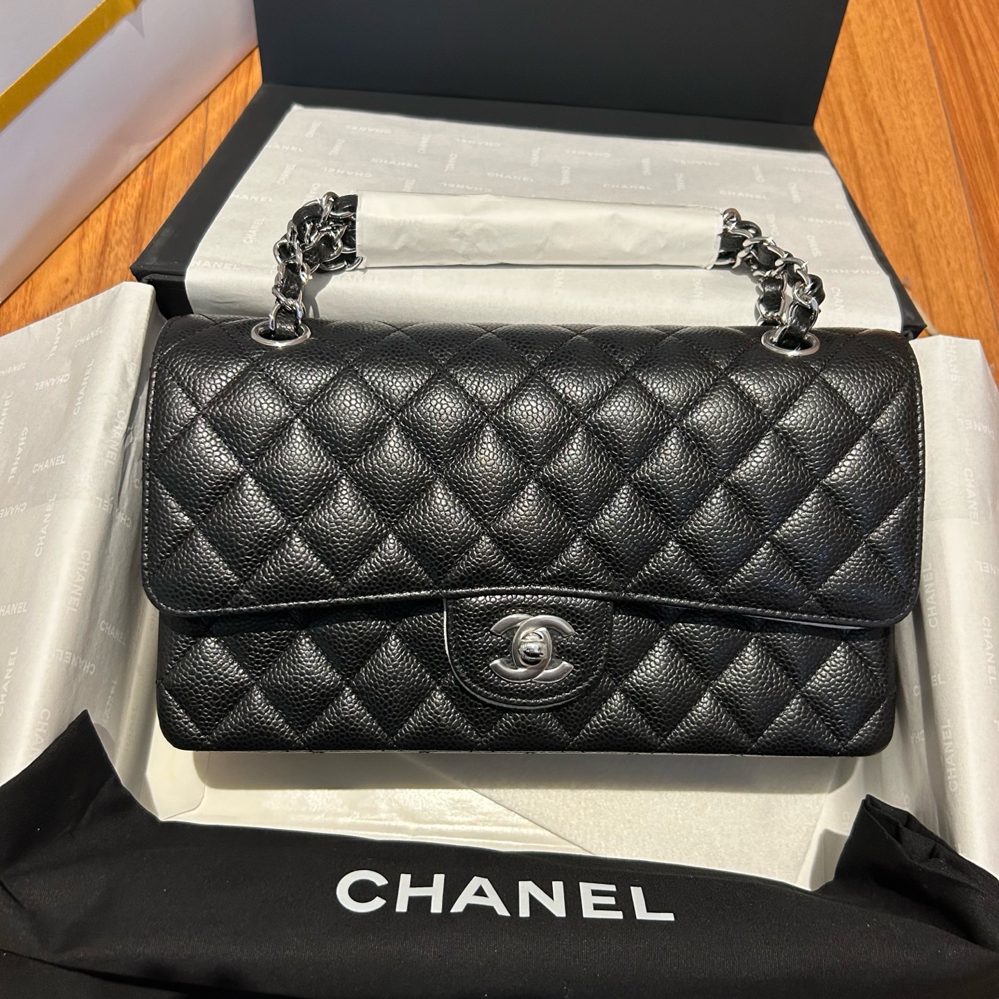  샤 ƆC ⅭＨΑＮＥⅬ ƆC 넬 클래식 캐비어 플랩백 미디움 25cm