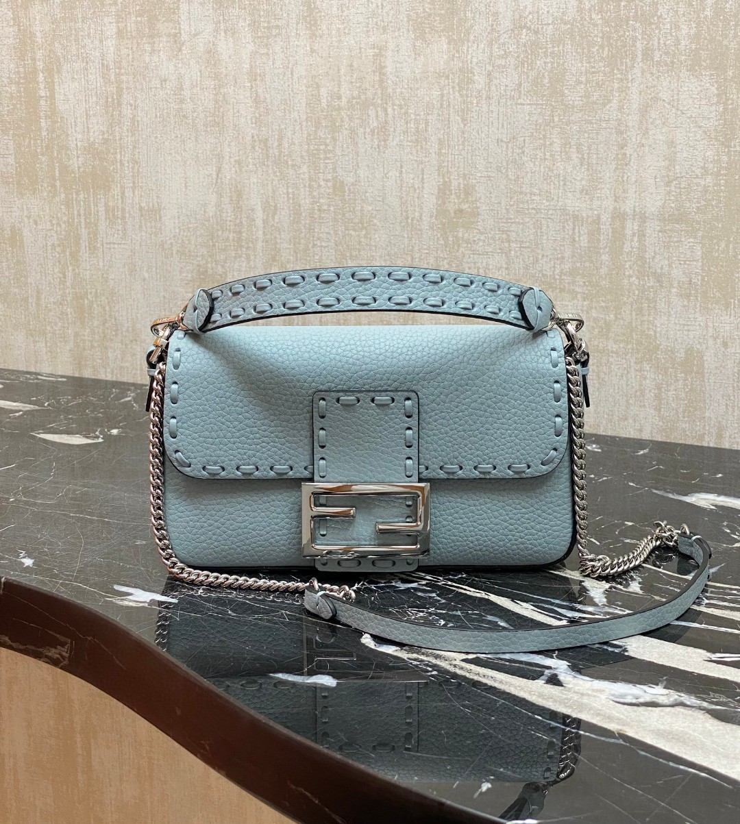 펜디 바게트 미니 백 8BS017 20X 11.5X 4 cm