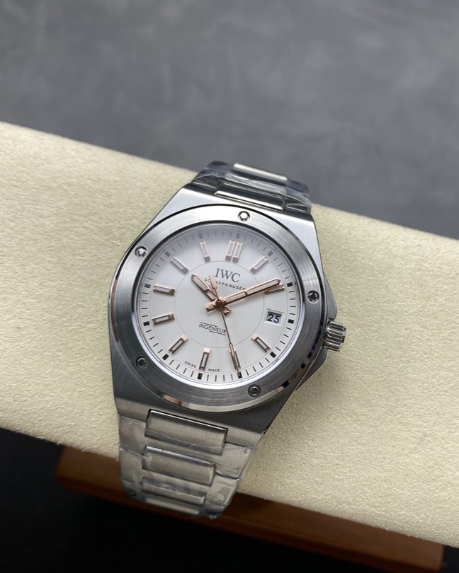 GH l 9015무브먼트  l 40mm l 인제니어 오토매틱 - IW323906