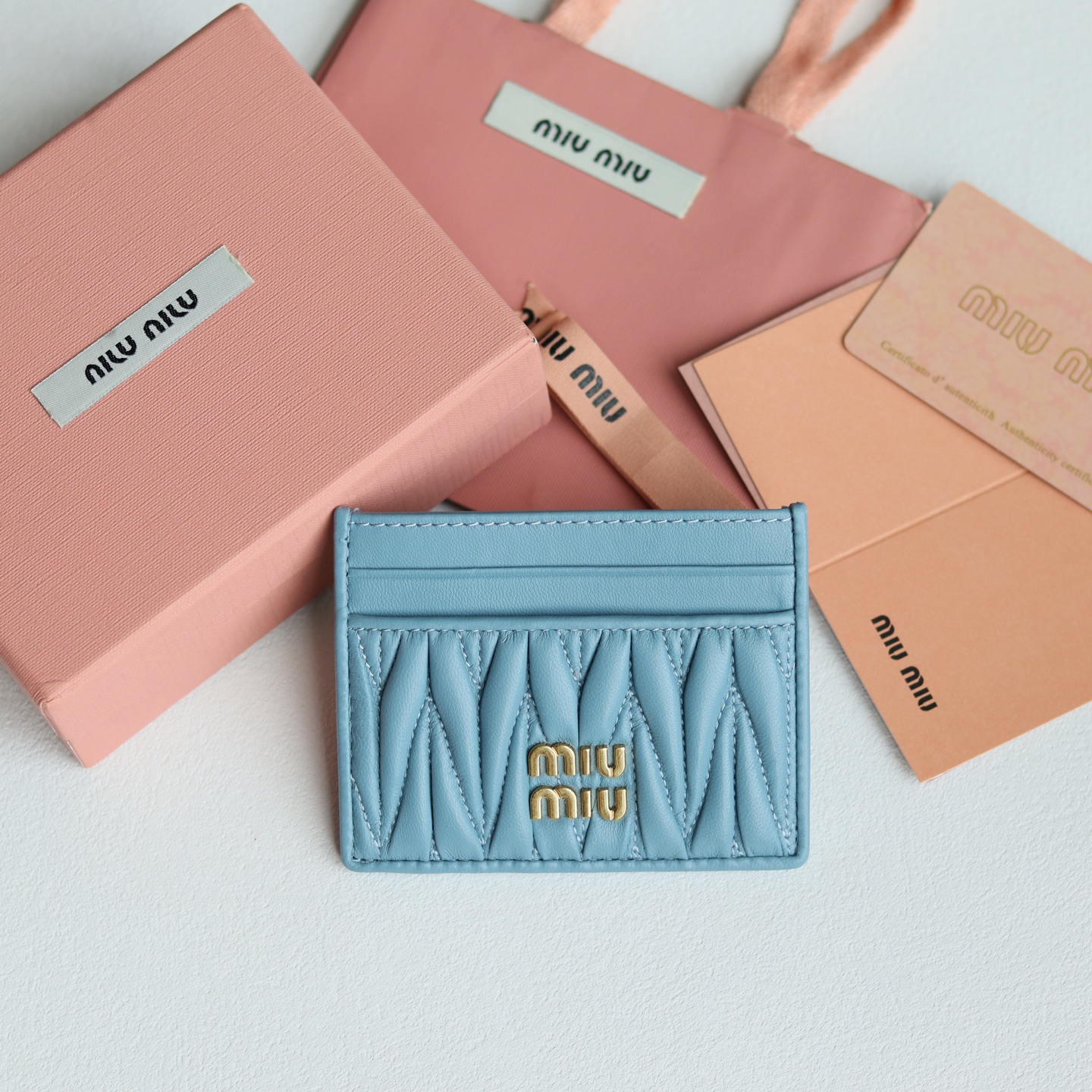 미우미우 로고 레터링 카드홀더
