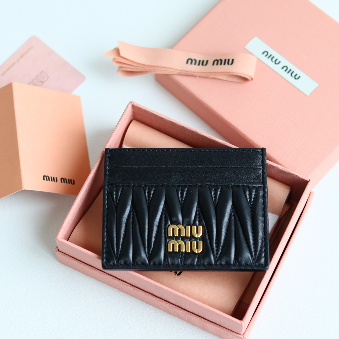 미우미우 로고 레터링 카드홀더