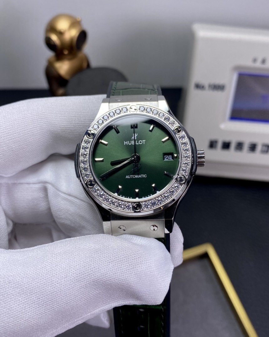 HB l HUB1110 l 38mm l Hublot Classic Fusion