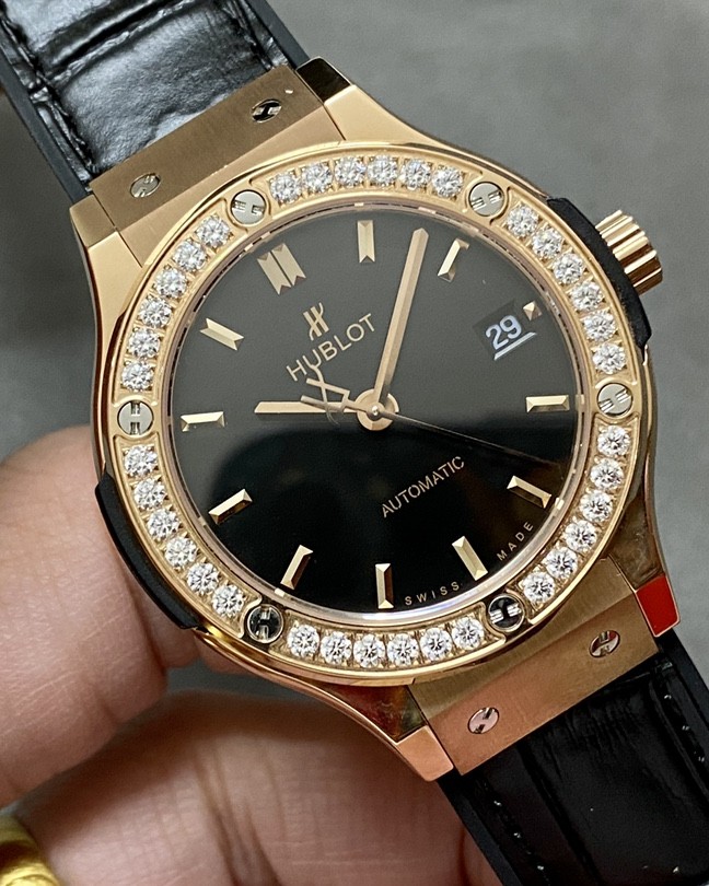 HB l HUB1110 l 38mm l Hublot Classic Fusion