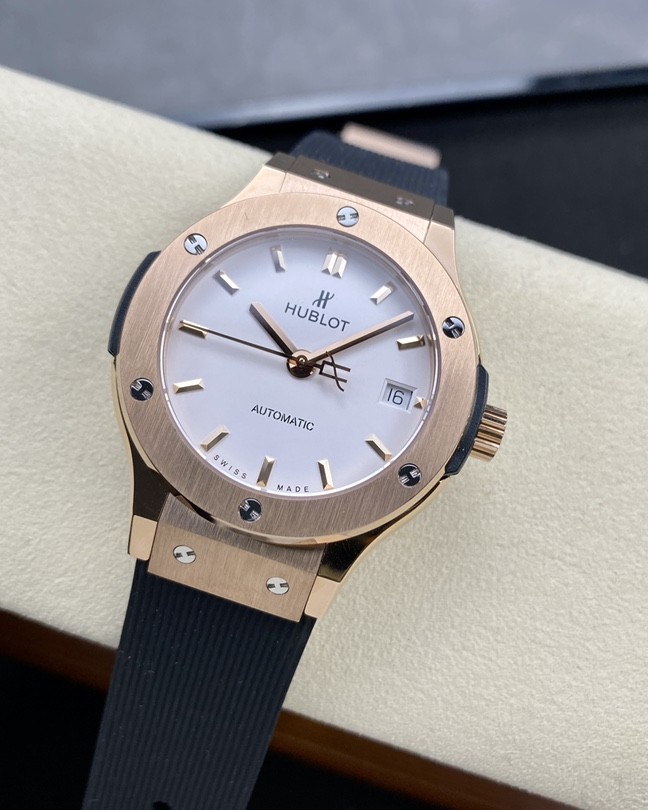 HB l HUB1110 l 38mm l Hublot Classic Fusion
