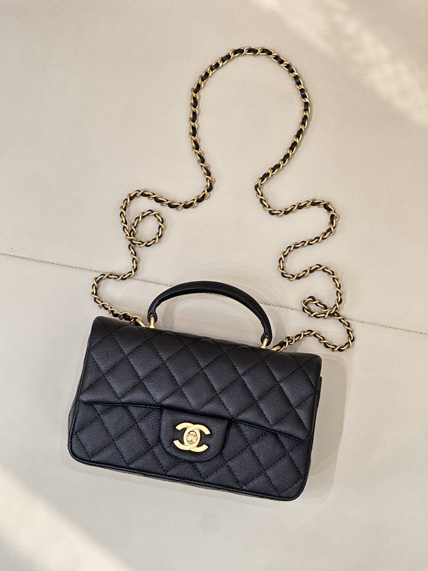 샤 ƆC 넬  탑핸들 뉴미니 플랩백  AS2431 20*12*6cm