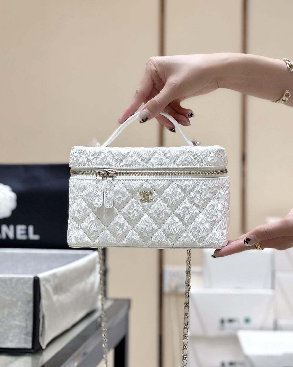 샤 ƆC 넬 탑핸들 포쉐트 체인 베니티백 AP4385 14*19*5cm