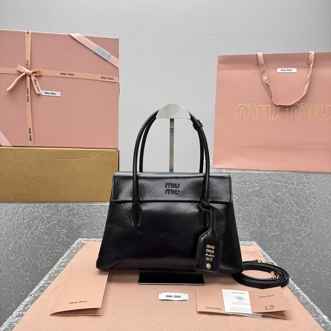 미우미우 솔리테르 광택 가죽 백 SOLITAIRE 5BA302  28x  19x  11cm