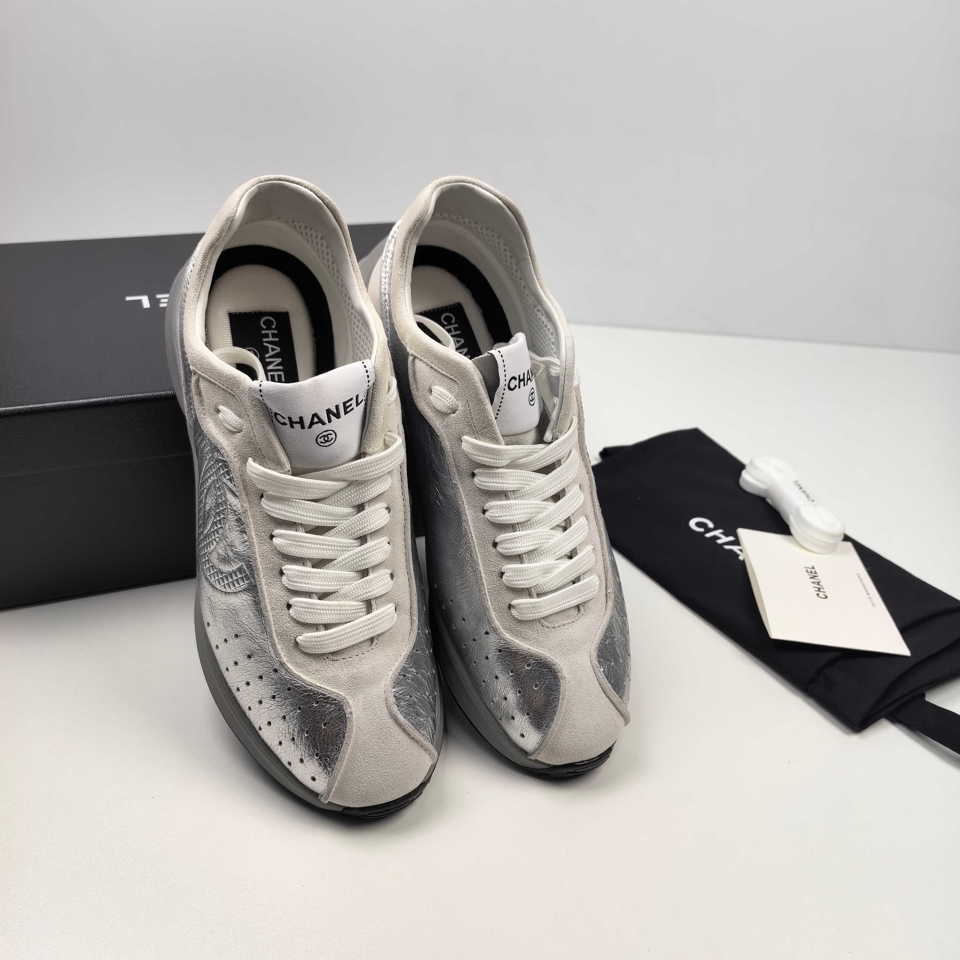 25 샤 ƆC 넬 펀칭 빅 로고 레더 스니커