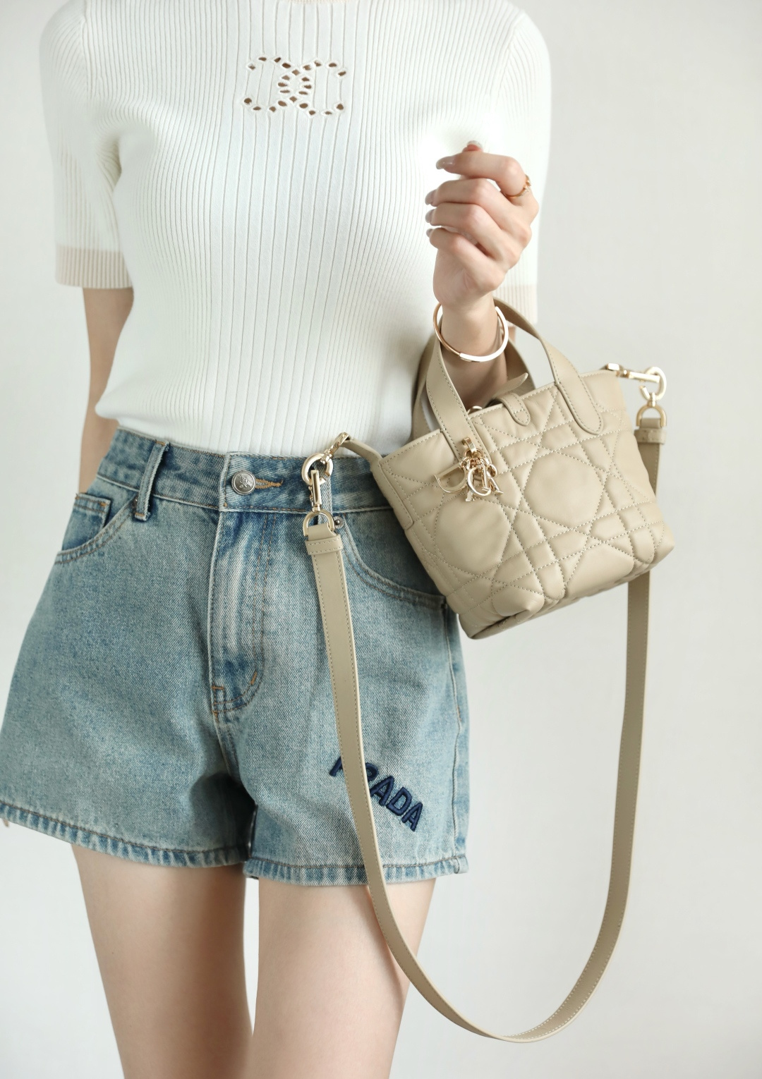 디올mini 뚜주흐 버티컬 토트백  13 x 15 x 12 cm