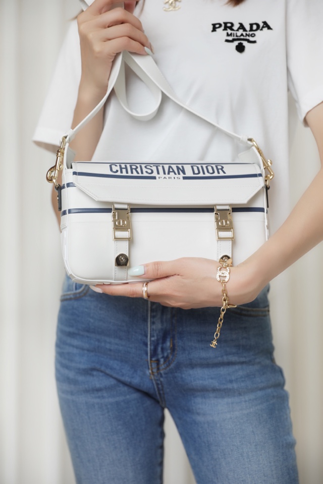 Diorcamp 스몰 백 M1241ORIW  23 x 15 x 8cm