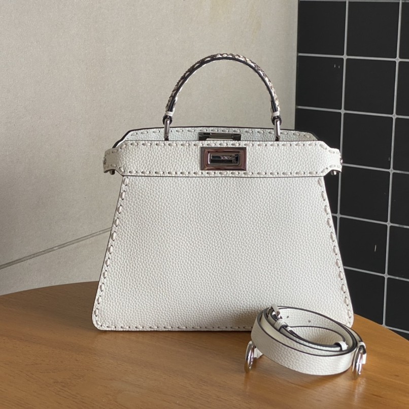 FENDI 스몰 피카부peekaboo  ISeeU 27 X 23 X 11 cm