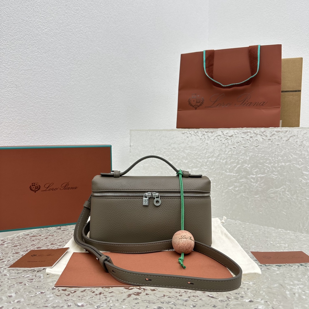 Loro Piana Extra Pocket L19