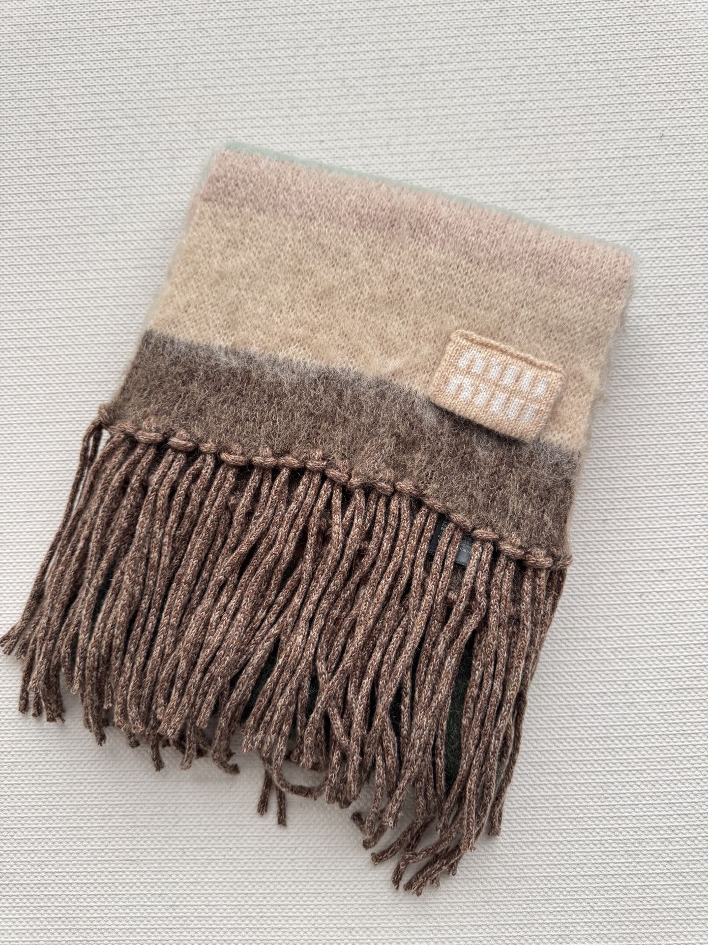 미우 미우 울 모헤어 스카프 타바코