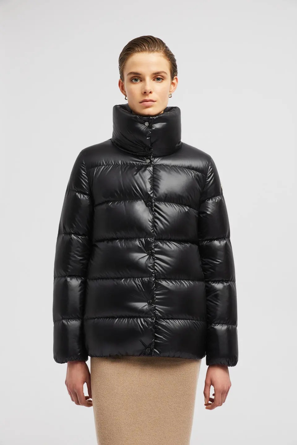 몽클레어 COCHEVIS 로고 패치 하이넥 패딩자켓