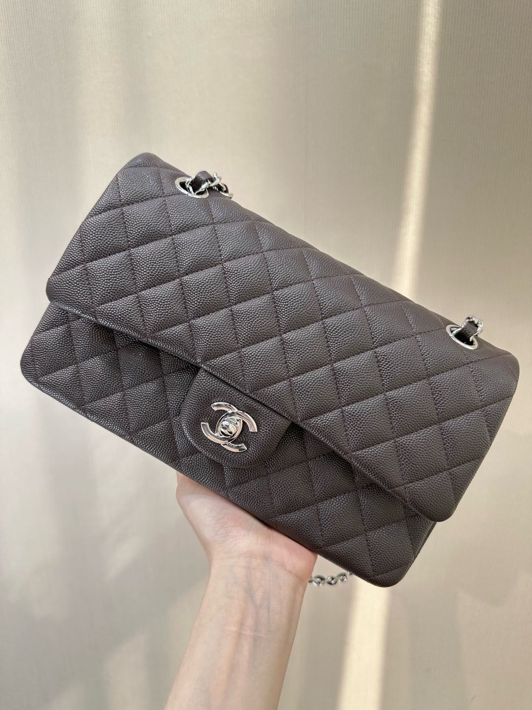  샤 ƆC ⅭＨΑＮＥⅬ ƆC 넬 클래식 캐비어 플랩백 미디움 25cm 112