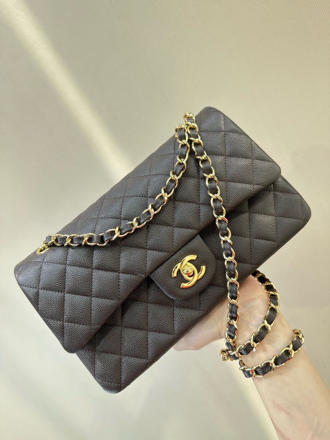  샤 ƆC ⅭＨΑＮＥⅬ ƆC 넬 클래식 캐비어 플랩백 미디움 25cm 112