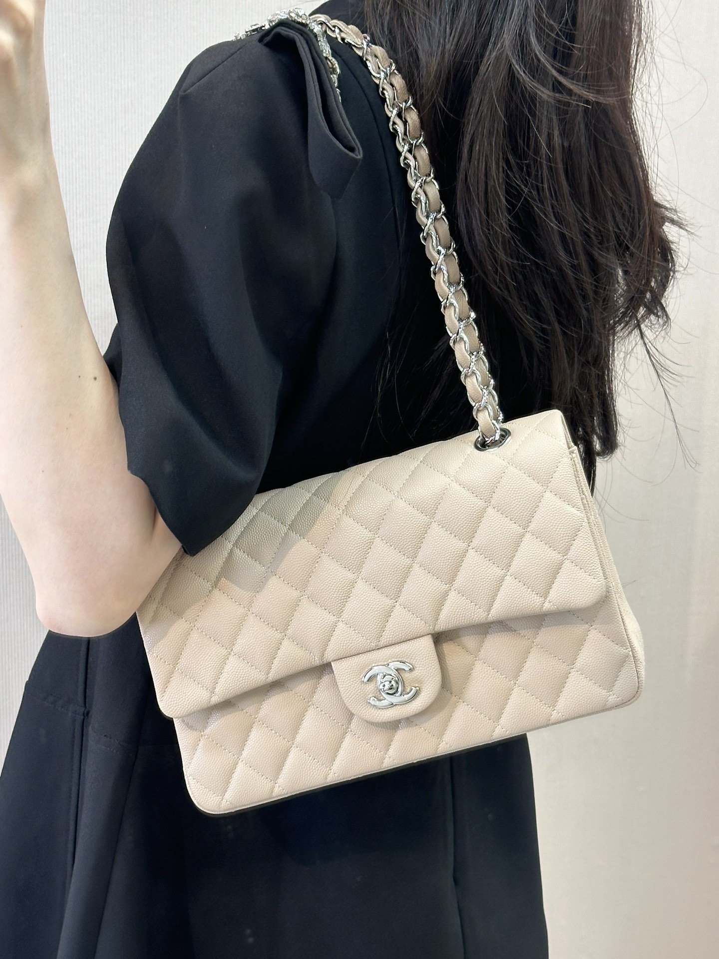  샤 ƆC ⅭＨΑＮＥⅬ ƆC 넬 클래식 캐비어 플랩백 미디움 25cm 112