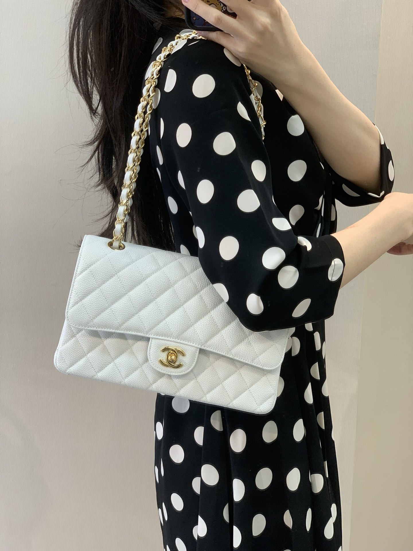  샤 ƆC ⅭＨΑＮＥⅬ ƆC 넬 클래식 캐비어 플랩백 미디움 25cm 112