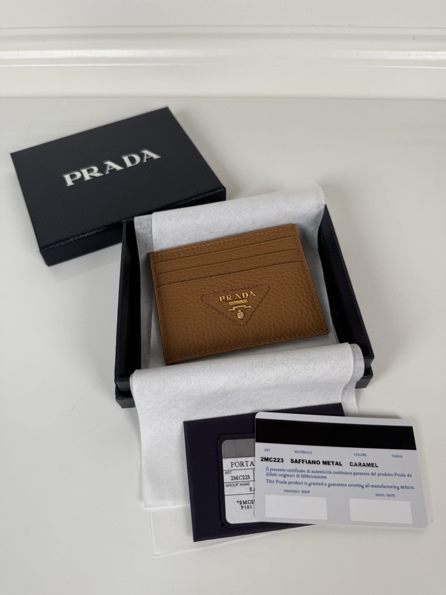 프라다  사피아노  카드 지갑 2MC223