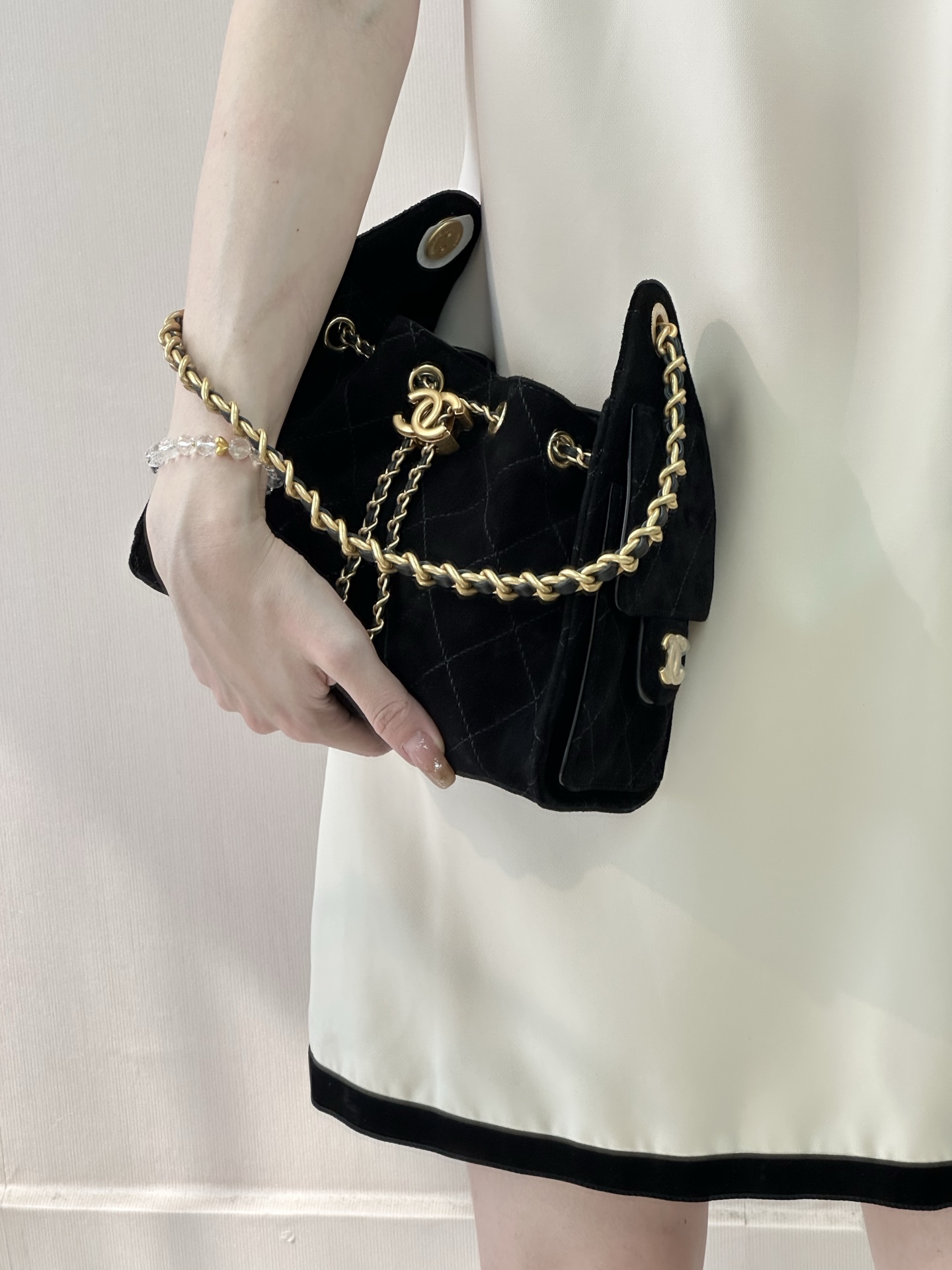 샤 ƆC 넬 25 미니백 스웨이드 메탈릭 카프스킨  AS5631 22-20-12.5cm