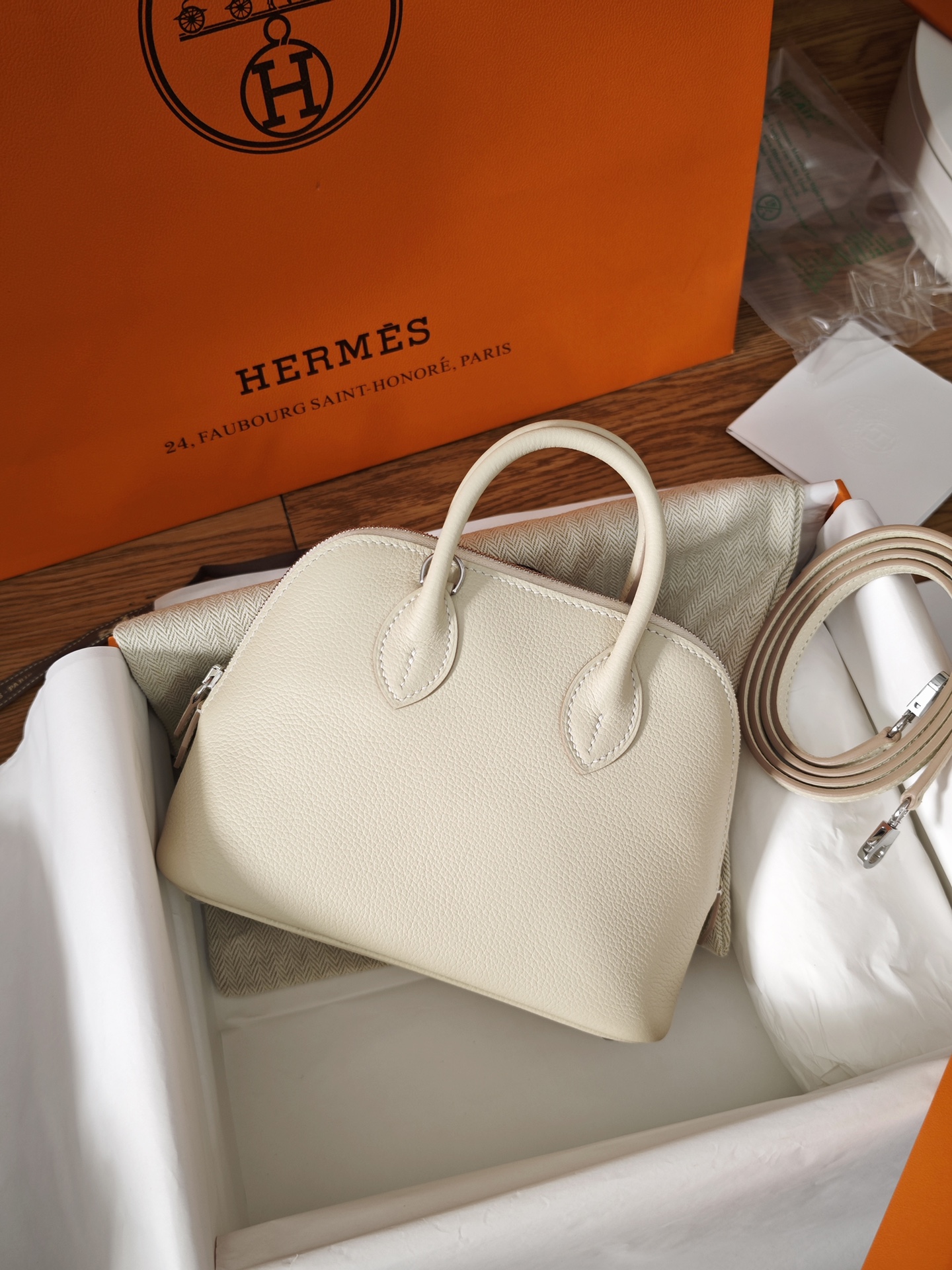 에르메*  BOLIDE  19  19cm  X 14cm X 8.5cm