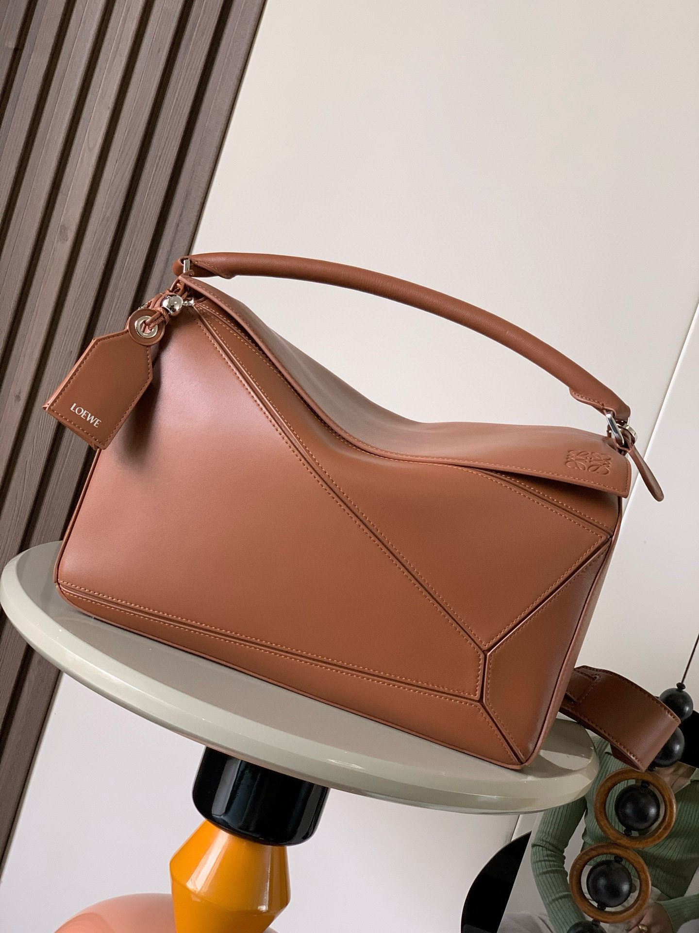 로에베 퍼즐 라지 레더 숄더백  32.5*14..5*23.5cm