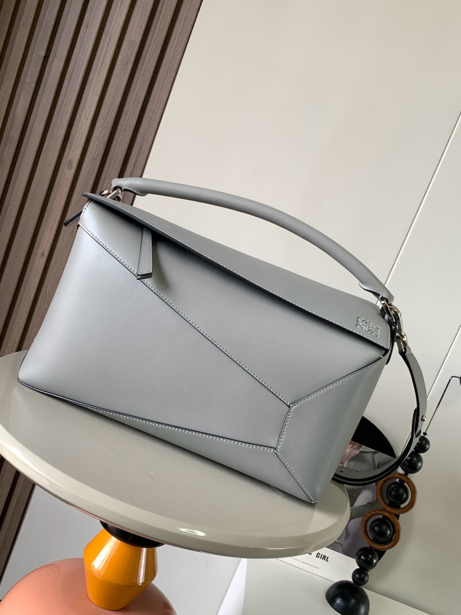 로에베 퍼즐 라지 레더 숄더백  32.5*14..5*23.5cm