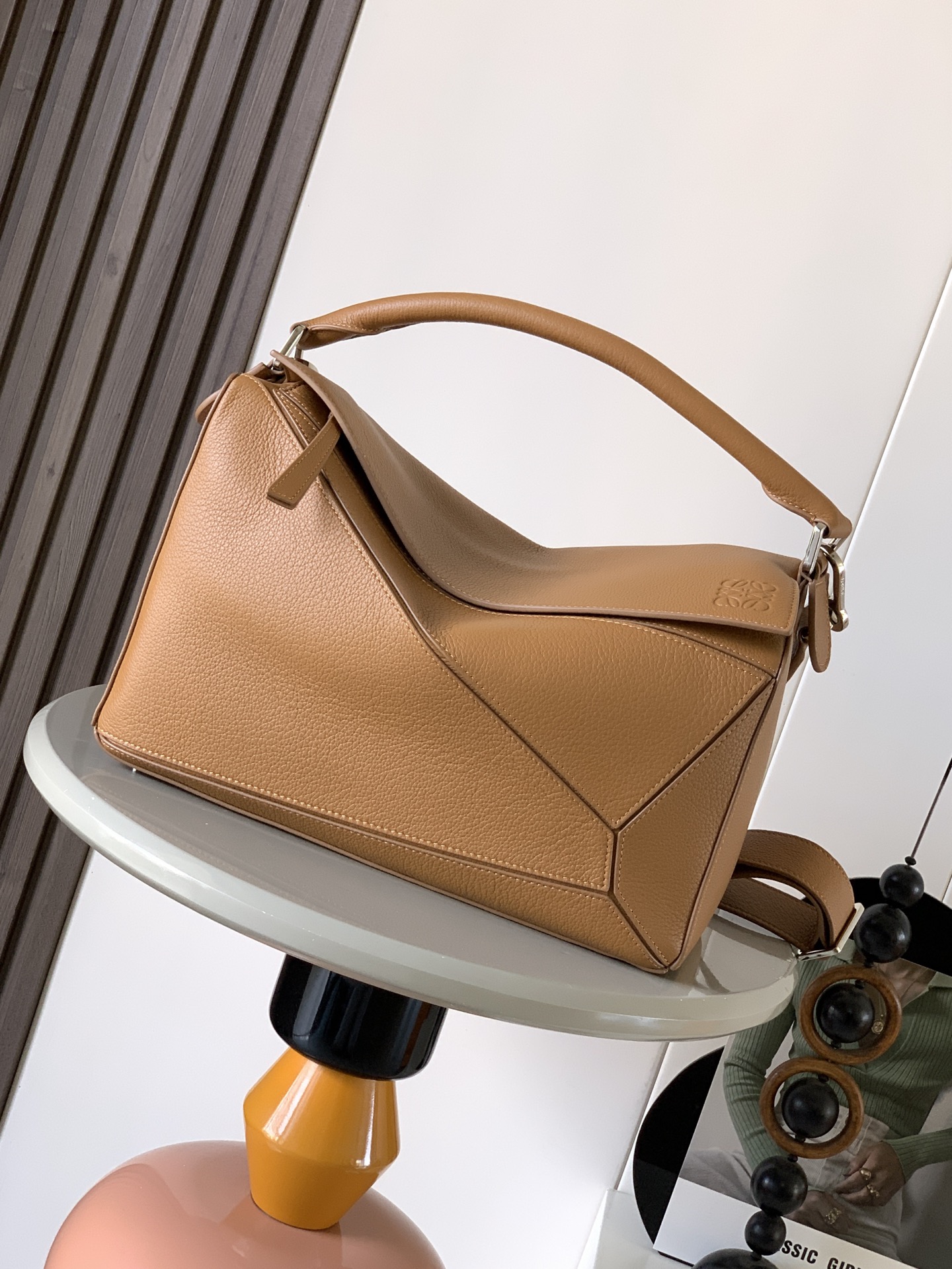 로에베 퍼즐 라지 레더 숄더백  32.5*14..5*23.5cm