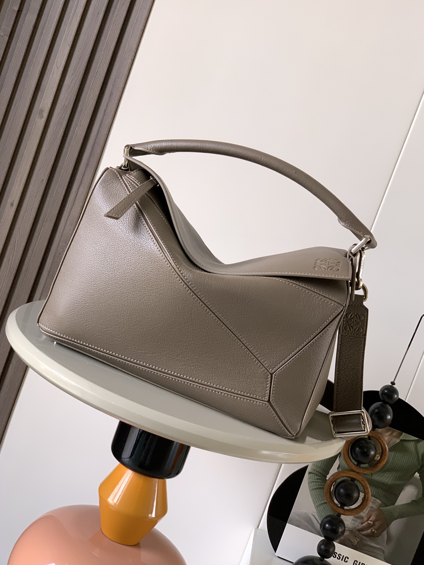 로에베 퍼즐 라지 레더 숄더백  32.5*14..5*23.5cm