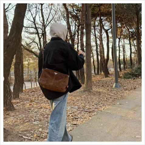 프라다 스웨이드 숄더백 2VH187 35*22*12cm