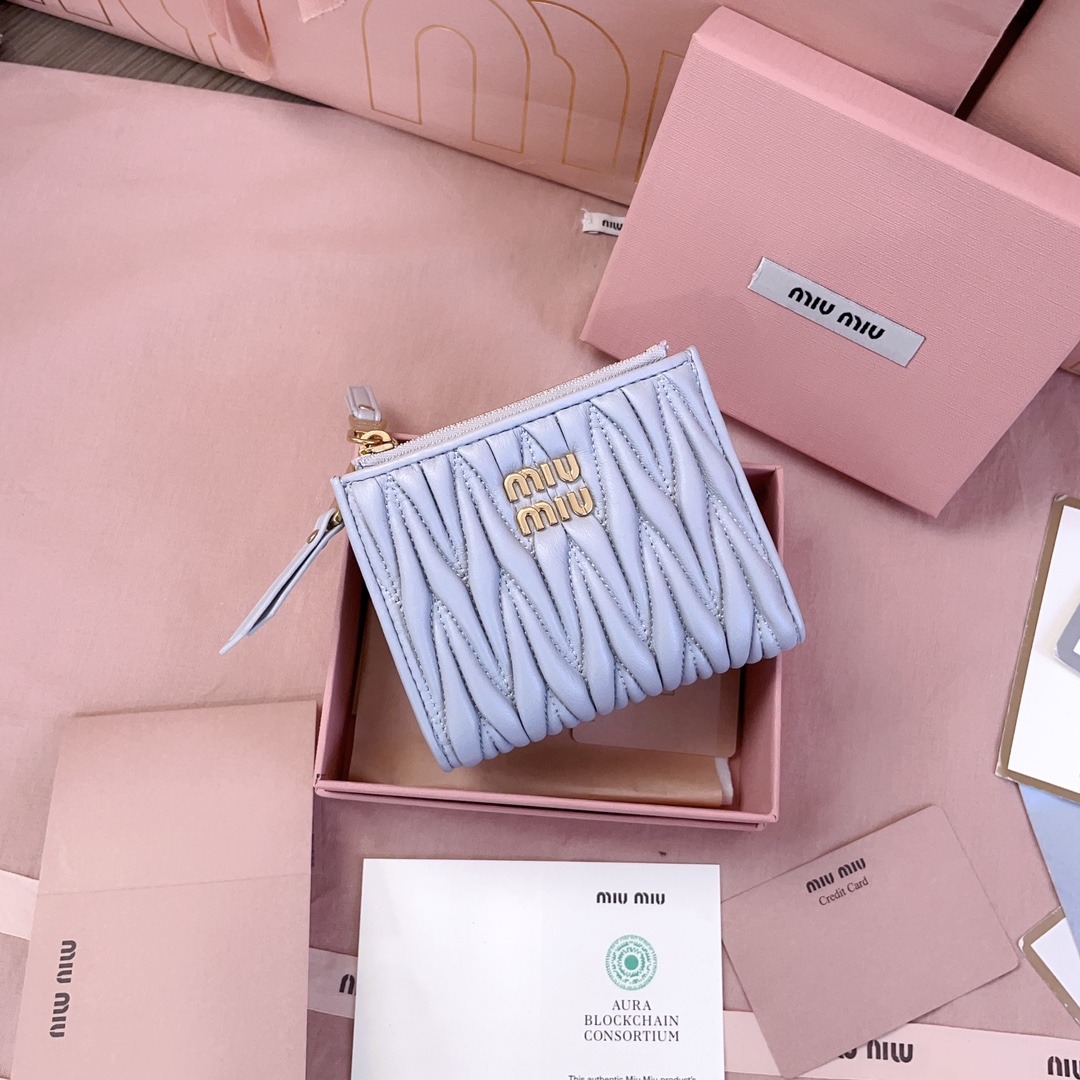 미우 미우 핑크 가죽 지갑 5ML024AFPP