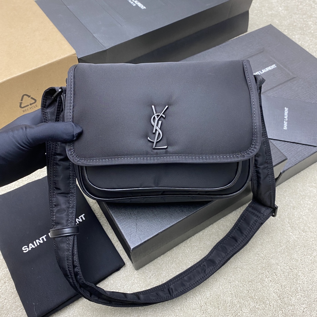 생로랑 니키 스몰 메신저 크로스백  776611 21x15x6cm