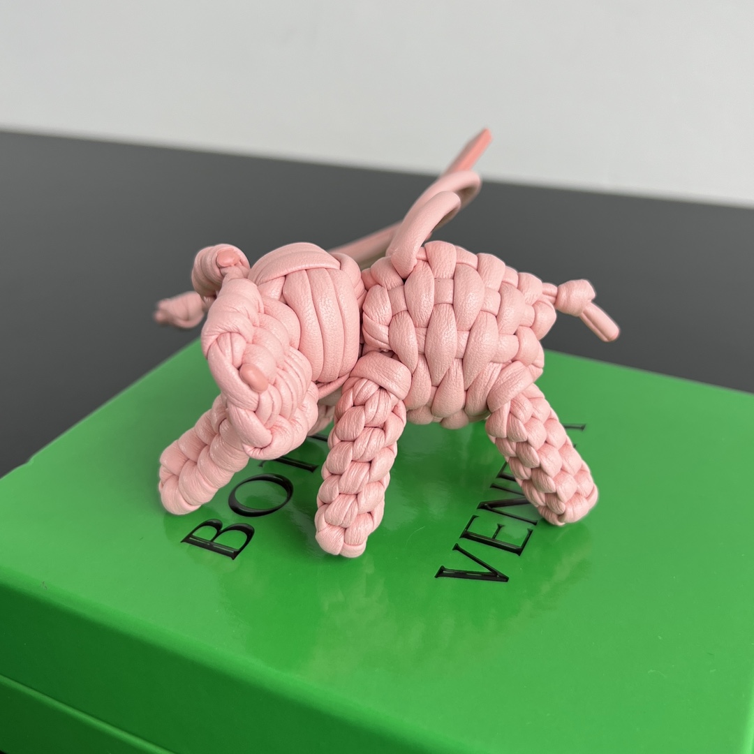 보테가 베네타의 여전한 동물 사랑 '동물 참' 컬렉션