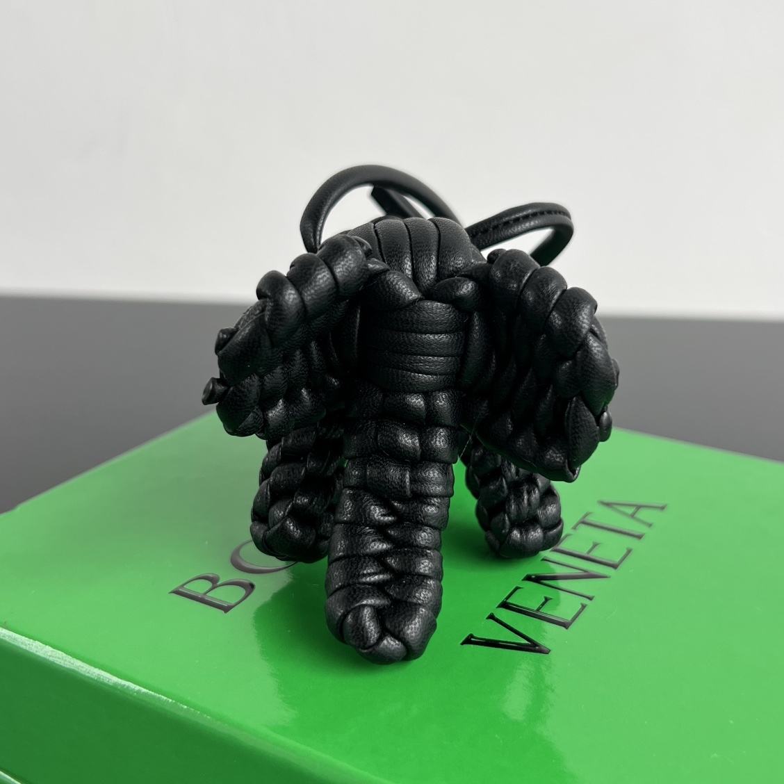 보테가 베네타의 여전한 동물 사랑 '동물 참' 컬렉션