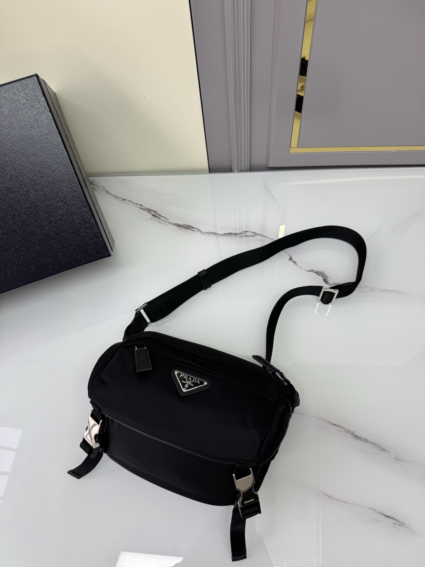 프라다 RE-NYLON 크로스백 2VH171  20x13x9cm